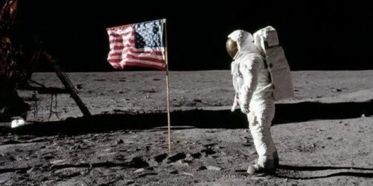 Moon Landing Hoax – 5 Common Myths Debunked