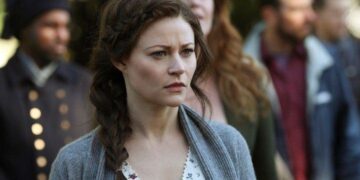 30 Emilie de Ravin Facts