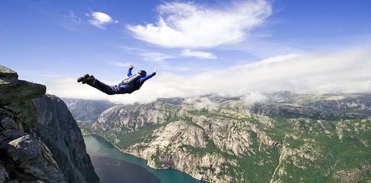 Base Jumping - Deadliest Sports