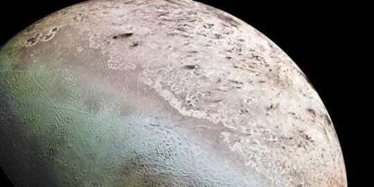 5 Celestial Facts About Triton – Neptune’s Largest Moon