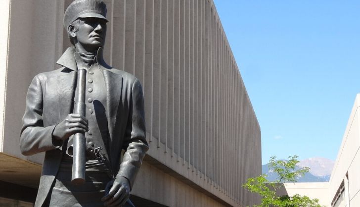 A statue of Zebulon Pike