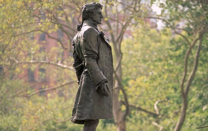 A Statue of Nathan Hale