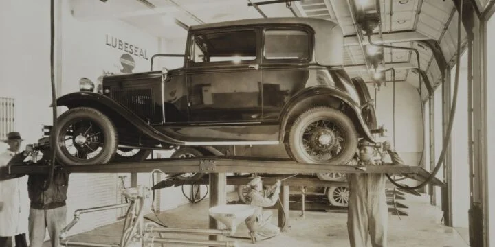 OTD in 1927: The last Ford Model T motor car was ceremoniously rolled off the assembly line.