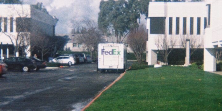 OTD in 1973: FedEx officially began its operations and flew 186 packages to 25 cities on the US's East Coast.