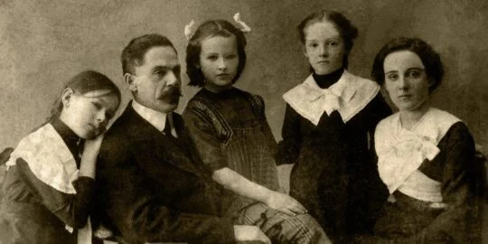 The Reasons Why Nobody Smiled in Old Photos